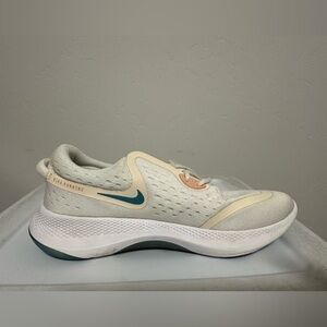 Nike shoes in like new condition.  Worn twice.  Size 7